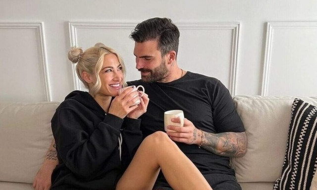 Ιωάννα Τούνη και Δημήτρης Αλεξάνδρου στη Σαντορίνη - Η φωτογραφία στο κρεβάτι με τον «Νουνίτο»