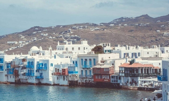 Καρέ-καρέ η δράση «ποντικών» που «ρήμαζαν» βίλες στη Μύκονο