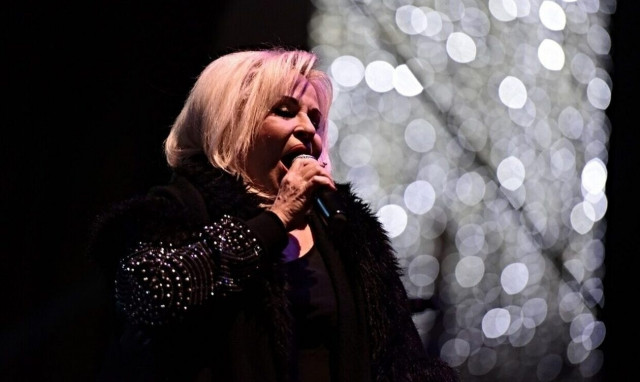 Μπέσσυ Αργυράκη: Τραυματίστηκε σε συναυλία στη Θεσσαλονίκη