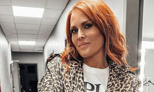 Σίσσυ Χρηστίδου: Απολαμβάνει ξέγνοιαστες καλοκαιρινές στιγμές στην Πάτμο μαζί με καλούς φίλους