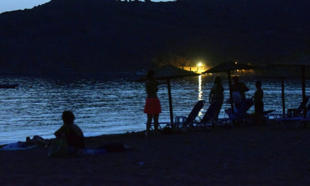 Ραφήνα: Νεκρή ανασύρθηκε από τη θάλασσα μια 90χρονη