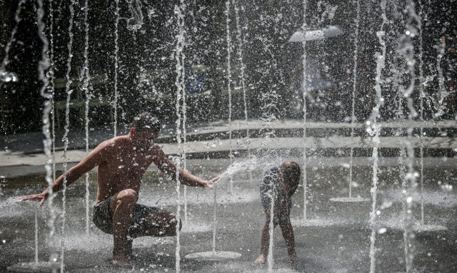 Σάκης Αρναούτογλου για επιστροφή του καύσωνα και το άρθρο του Bloomberg - «Δεν χρειάζεται πανικός»