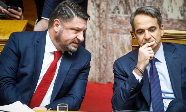 Σε εξέλιξη η συνάντηση του Κυριάκου Μητσοτάκη με τον Νίκο Χαρδαλιά στο Μέγαρο Μαξίμου