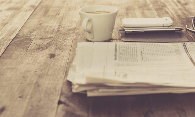 Η απόφαση του ΣτΕ για τα αναδρομικά και το κίνημα κατά της ξαπλώστρας στα πρωτοσέλιδα των εφημερίδων