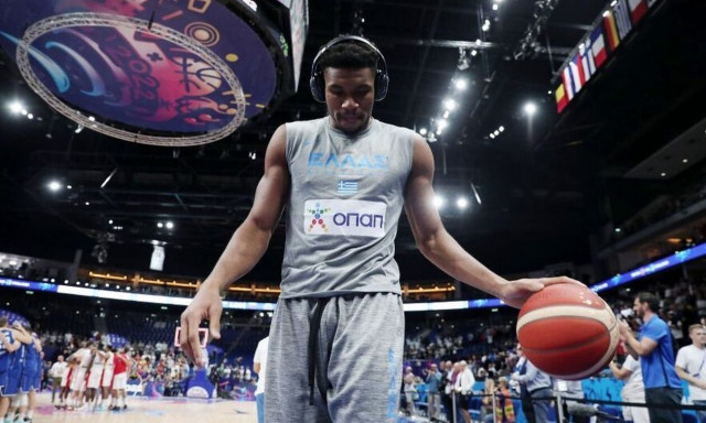 Γιάννης Αντετοκούνμπο: «Άναψε φωτιές» το ESPN - Αβέβαιο το μέλλον του στους Μπακς