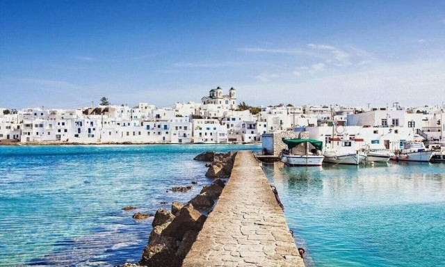 Σε πλήρη εξέλιξη η απόβαση της εφορίας σε τουριστικούς προορισμούς