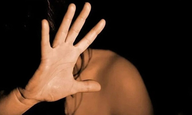 Λάρισα: Αστυνομικός θύμα άγριας επίθεσης από τον συζυγό της - Δεν αναγνωρίζεται από το ξύλο