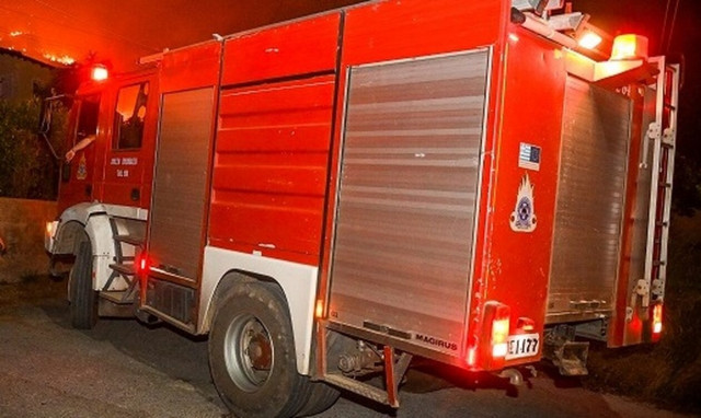 Ρέντη: Φωτιά σε αυτοκίνητο που βρισκόταν εν κινήσει στη Λεωφόρο Φλέμινγκ