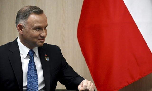 Πολωνία: Ο Ντούντα υπέγραψε τροποποιημένο τον νόμο για την καταπολέμηση της επιρροής από τη Ρωσία