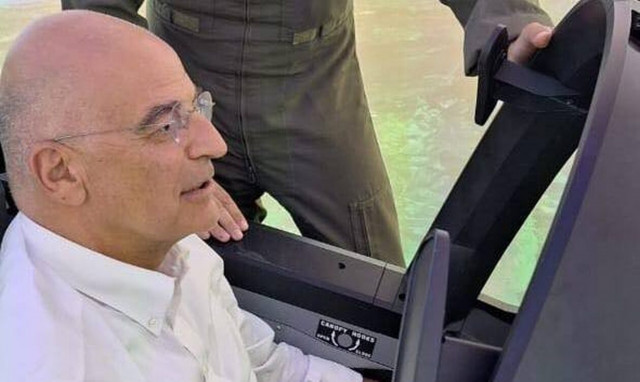 Ο Νίκος Δένδιας επισκέφθηκε το Διεθνές Κέντρο Αεροπορικής Εκπαίδευσης της 120 ΠΕΑ στην Καλαμάτα