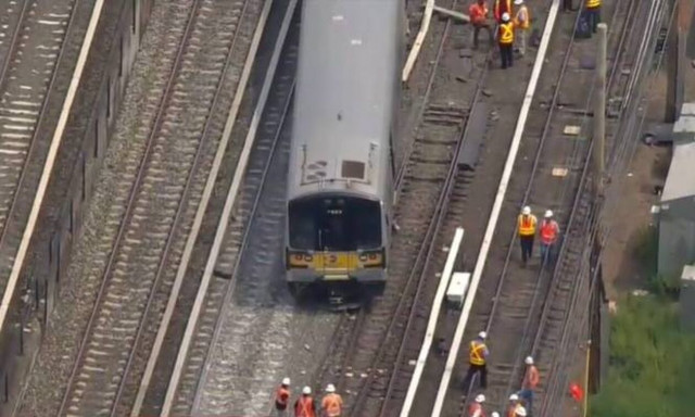 Εκτροχιασμός επιβατικής αμαξοστοιχίας σε προάστιο της Νέας Υόρκης – Τουλάχιστον επτά τραυματίες