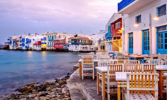 Εθνική Τράπεζα: Σε νέο ρεκόρ οδεύει ο ελληνικός τουρισμός παρά τις πιέσεις και την κλιματική αλλαγή