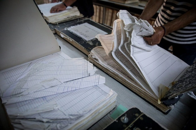 Οι ουρές της ντροπής στο Κτηματολόγιο: Το σχέδιο της κυβέρνησης για να σταματήσουν