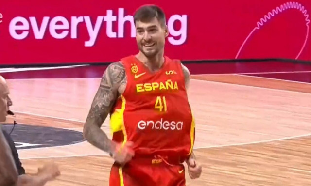 Μυθική εμφάνιση Χουάντσο Ερνανγκόμεθ με την Ισπανία