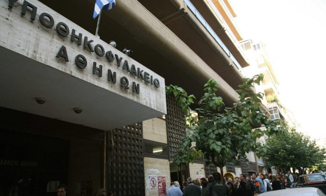 Κτηματολόγιο: «Ταρίφα» για αποφυγή ταλαιπωρίας - «Αλωνίζουν» οι διεκπεραιωτές