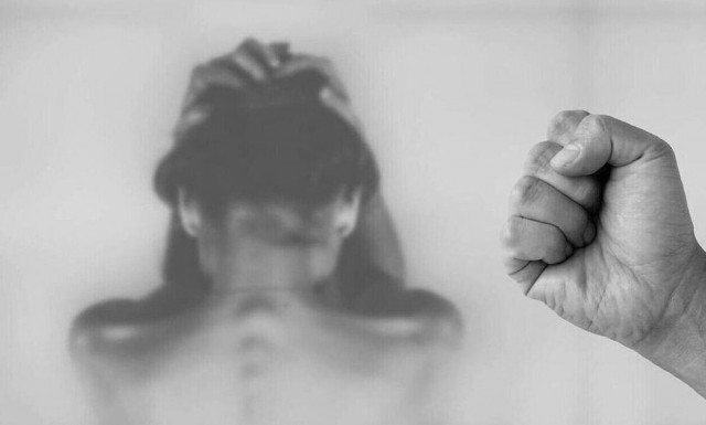 Λάρισα: «Τη χτυπούσε δύο ώρες, όλο το σπίτι είχε αίματα» λέει ο αδερφός της αστυνομικού