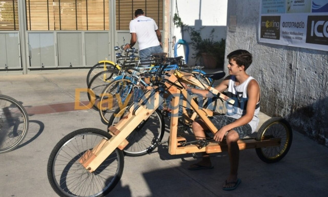 O 14χρονος Ρεθυμνιώτης που φτιάχνει ξύλινα ποδήλατα!