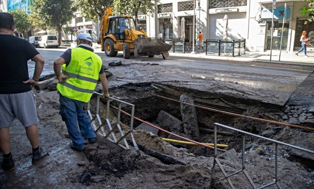Θεσσαλονίκη: Χωρίς νερό θα μείνει μεγάλο τμήμα του κέντρου της πόλης μετά τη ζημιά σε αγωγό