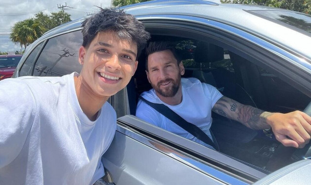 Θαυμαστής του Μέσι ζήτησε φιλί απ’ τον Αργεντινό και έβαλε τα κλάματα