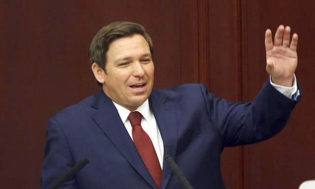 Οργή στις ΗΠΑ για το σχόλιο του Ντε Σάντις: «Θα αρχίσω να κόβω λαιμούς αν εκλεγώ πρόεδρος»