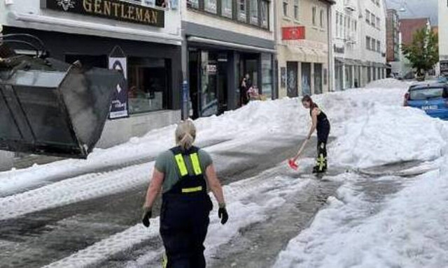 Xαλάζι στη Γερμανια
