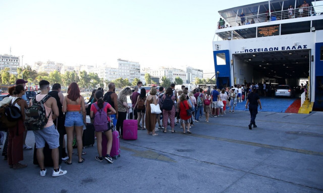 Αδειούχοι: Φεύγουν και οι τελευταίοι – Ποιους προορισμούς προτιμούν