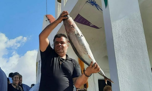 Μετά τα αρραβωνιάσματα ήρθε και η τυχερή κλήρωση για τον Κωστή που αγάπησε την 82χρονη Παρασκιώ