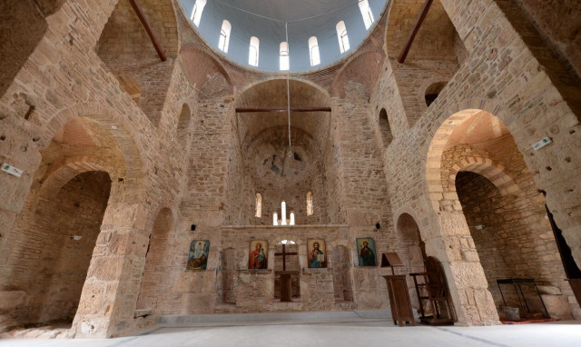 Η Μεταμόρφωση του Σωτήρος: Γιατί σήμερα τρώμε ψάρι και πηγαίνουμε σταφύλια στην εκκλησία