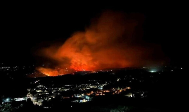 Φωτιά στην Κύπρο: Ολονύχτια μάχη με τις φλογες - Δύο καναντέρ στέλνει η Ελλάδα