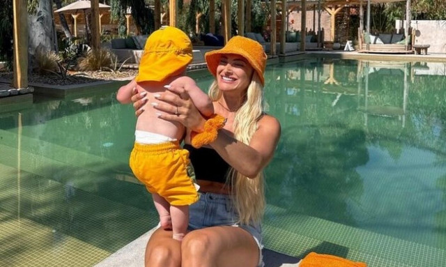 Ιωάννα Τούνη: Η τρυφερή φωτογραφία με τον Δημήτρη Αλεξάνδρου και τον Νουνίτο στις Μαλδίβες