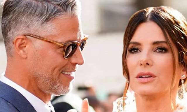 Θρήνος για την Σάντρα Μπούλοκ - Πέθανε ο επί χρόνια σύντροφος της σε ηλικία 57 ετών