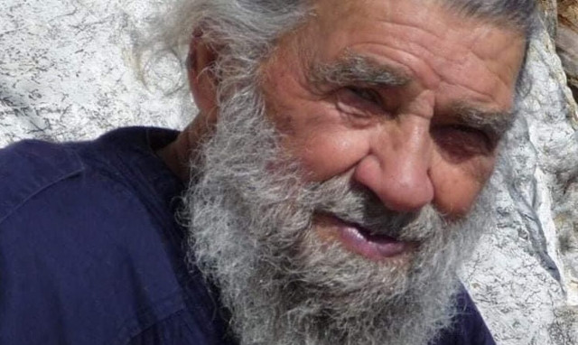 Πέθανε ο ιερέας Ιωάννης Βαρελάς