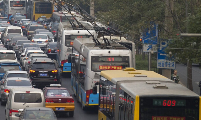 Έρευνα: Η ατμοσφαιρική ρύπανση «φέρνει» σούπερ βακτήρια που αντιστέκονται στα αντιβιοτικά