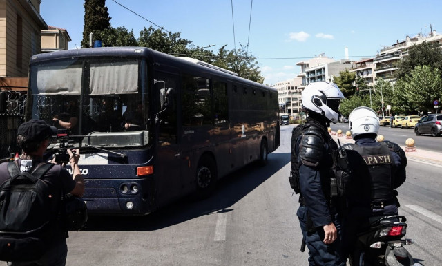 Νέα Φιλαδέλφεια: Ποινική δίωξη για 4 κακουργήματα και 7 πλημμελήματα σε βάρος των 104 συλληφθέντων