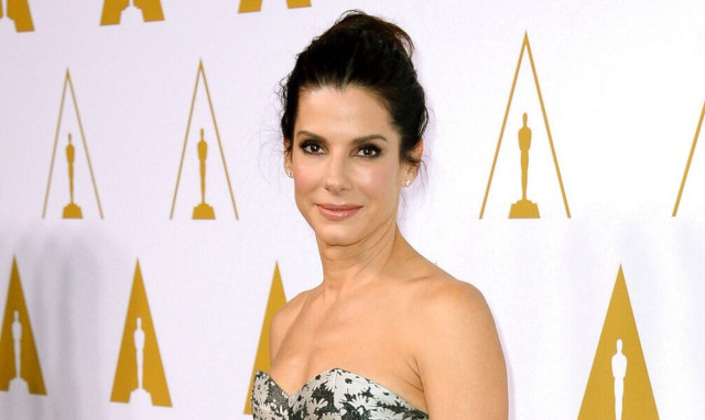 Σάντρα Μπούλοκ: «Πάγωσε» την καριέρα της στο Χόλιγουντ για να φροντίσει τον άρρωστο σύζυγό της