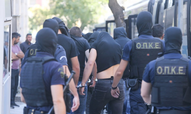 Λήψη γενετικού υλικού από τους κατηγορούμενους με εντολή της ανακρίτριας