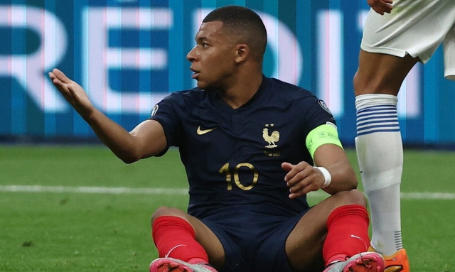 Η Παρί Σεν Ζερμέν «εξαφανίζει» τον Κιλιάν Εμπαπέ: Τον «ξήλωσε» από παντού!