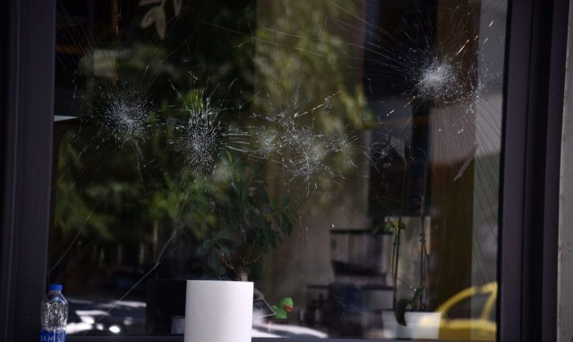 Μπλόκο της ΕΛΑΣ σε όχημα με Ρουμάνους χούλιγκαν – Είχαν μαχαίρι, πήγαιναν στον Πειραιά για το ματς