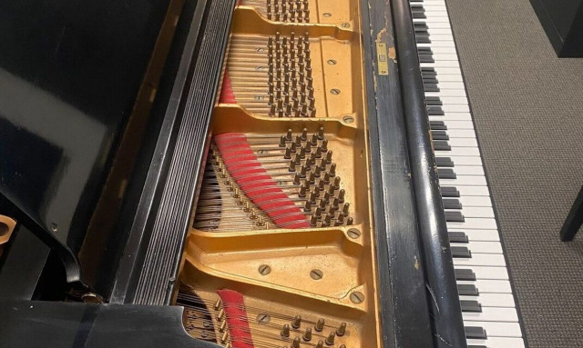 Τζον Λένον: Προς δημοπράτηση πιάνο που είχε αγοράσει