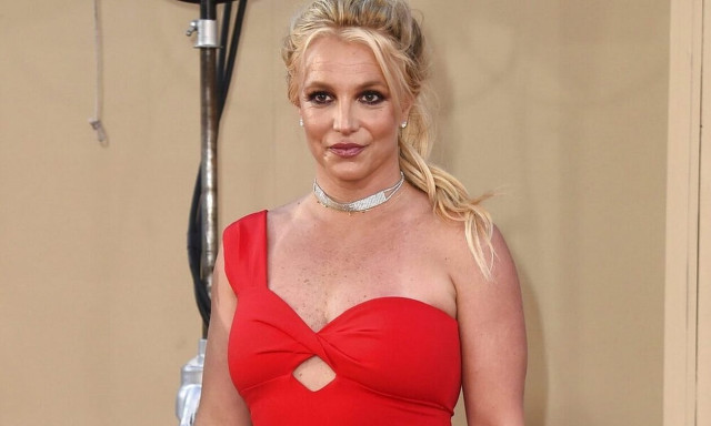 Σάλος με την Μπρίτνεϊ Σπίαρς - Τα παιδιά της κινδύνευαν στη φλεγόμενη Χαβάη και εκείνη χόρευε!