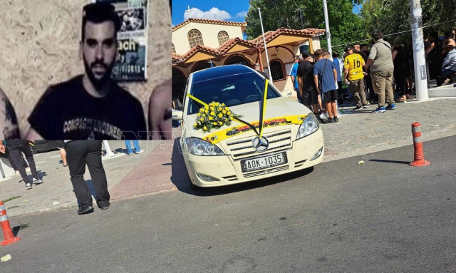 Μιχάλης Κατσουρής: «Βρίσκεσαι ήδη δίπλα στους αγγέλους» - Συγκλονίζει η μητέρα του στην κηδεία