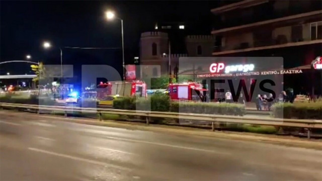 Φωτιά σε συνεργείο αυτοκινήτων στη Λεωφόρο Ποσειδώνος