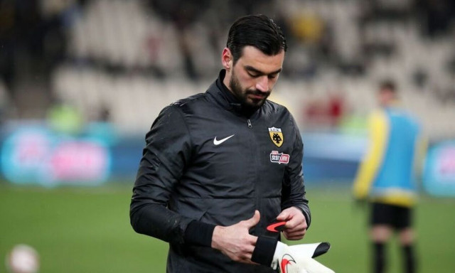 Νέα Φιλαδέλφεια: Τερματοφύλακας του Ατρόμητου πήγε κι άφησε λουλούδια για τον Μιχάλη Κατσουρή