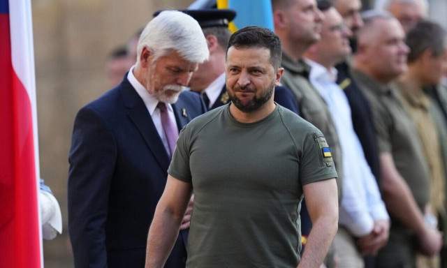 Ουκρανία: Ο Ζελένσκι «ξήλωσε» τους επικεφαλής όλων των περιφερειακών κέντρων στρατολόγησης