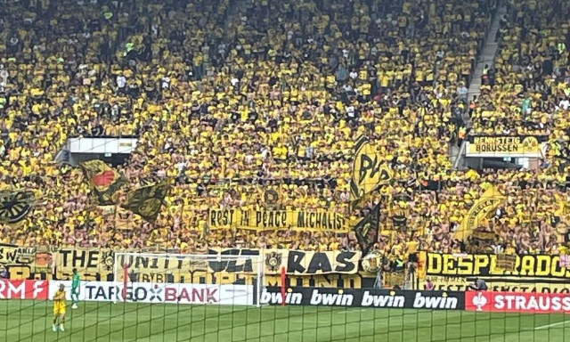 Μιχάλης Κατσουρής: Το πανό των οπαδών της Μπορούσια Ντόρτμουντ