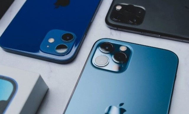 Πούλησαν το παιδί τους για να αγοράσουν…ένα iPhone 14: Ήθελαν να ανεβάζουν καλύτερες φωτογραφίες