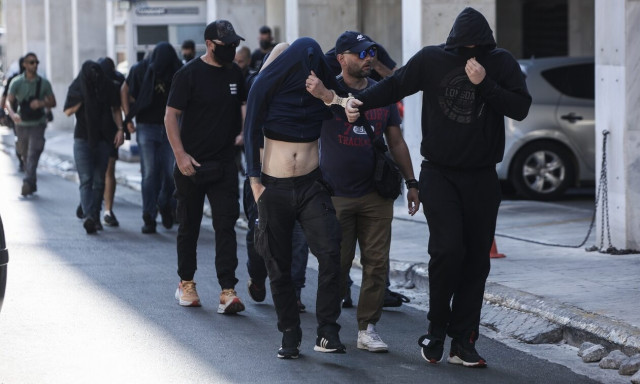 Νέα Φιλαδέλφεια: Συνεχίζονται οι απολογίες – Τι είπαν οι 30 χούλιγκαν που προφυλακίστηκαν