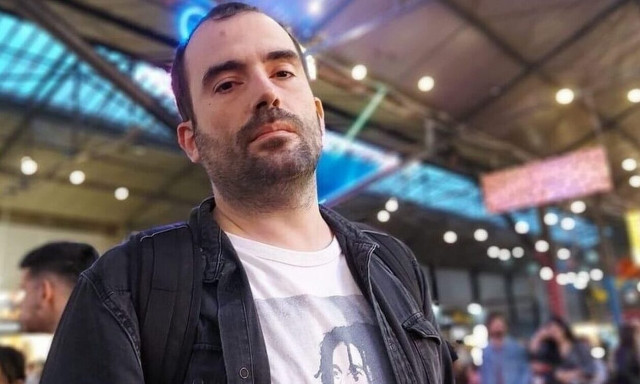 Το τραγικό παιχνίδι της μοίρας πίσω από το θάνατο του 37χρονου δημοσιογράφου Αντώνη Χρυσουλάκη