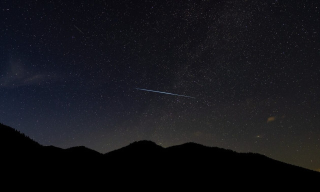 Περσείδες: Εικόνες από το φαινόμενο βροχής «πεφταστεριών»