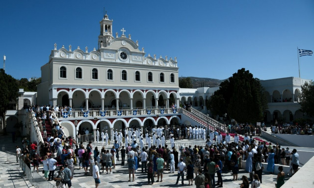 Τήνος: Όλα έτοιμα για τη μεγάλη γιορτή της Κοίμησης της Θεοτόκου